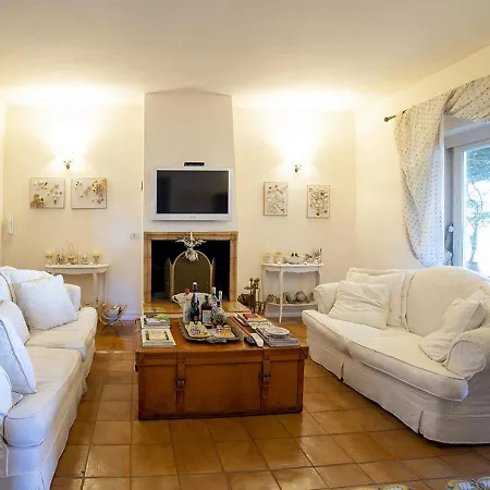 La Bouganville Bed & Breakfast
